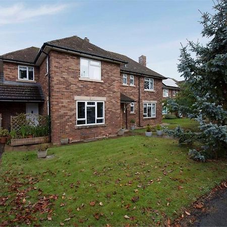 Near Chester, Hawarden Exterior photo
