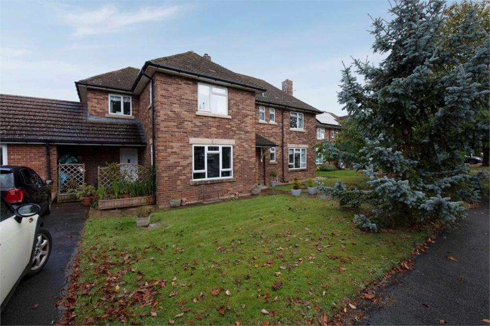 Near Chester, Hawarden Exterior photo